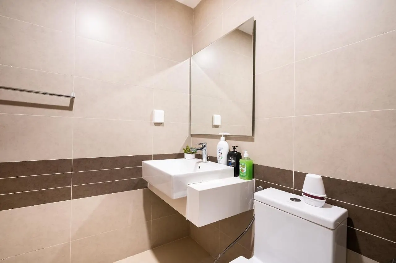 Oui! Oui! Saigon Apartment - Rivergate Residence Ho Chi Minh City